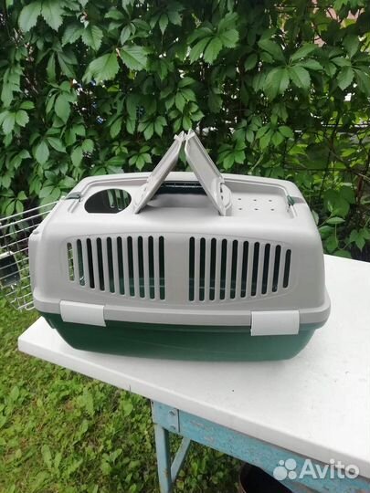 Пластиковая переноска для кошек