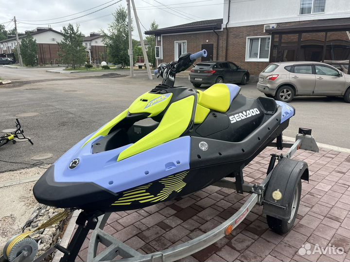 Гидроцикл BRP spark trixx