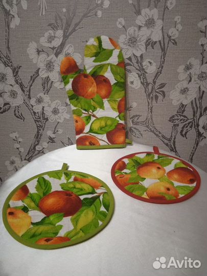 Кухонный набор грелка, рукавица с прихватками