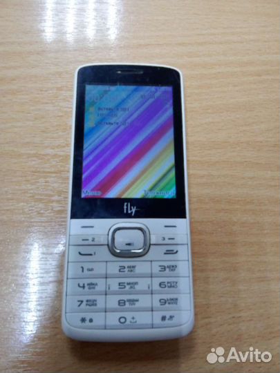 Телефон Fly