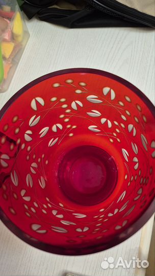 Ваза из цветного хрусталя