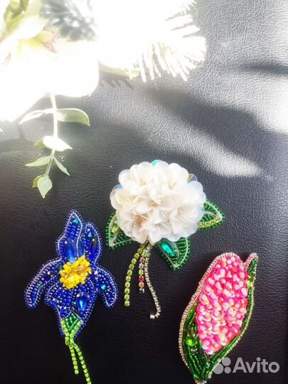 Брошь из бисера