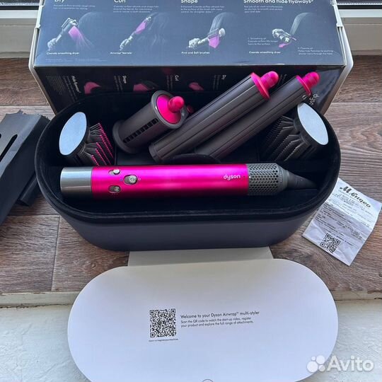 Dyson long ceramic pink rose gold. Керамик поп Dyson стайлер. Стайлер розовый. Стайлер Дайсон 2 ревизии розовый оригинал. Дайсон стайлер розовый новый.