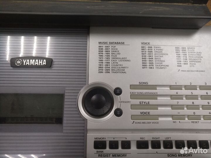 Синтезатор Yamaha PSR-E403