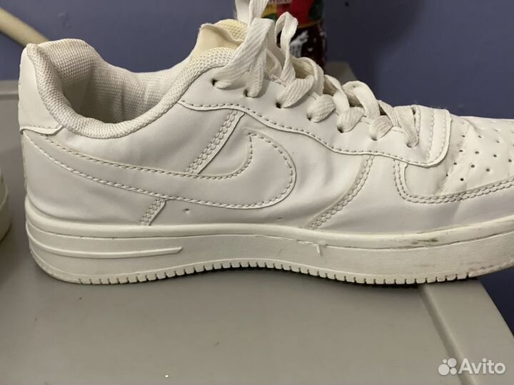 Кроссовки nike air force 37,5 белые