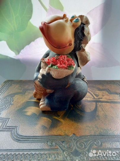 Статуэтки, фигурки