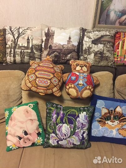 Вышитые подушки
