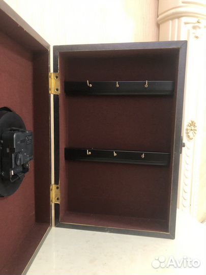 Ключница настенная