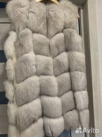 Меховая жилетка из песца