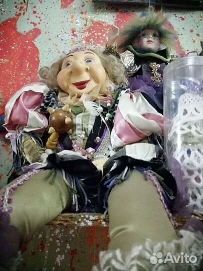 Кукла фарфоровая