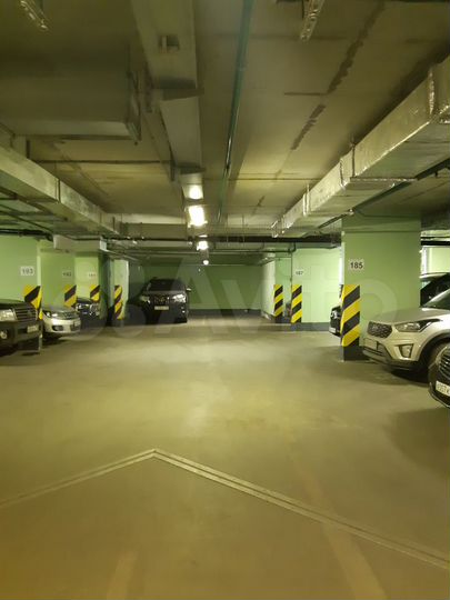 Машиноместо, 24 м²