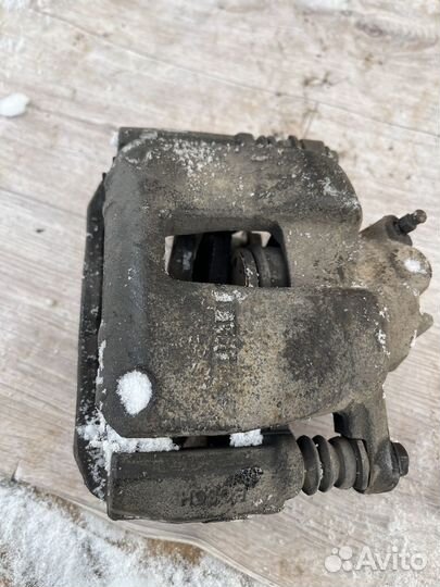 Суппорт передний geely emgrand ec 7