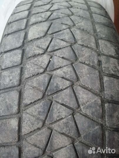 Bridgestone Blizzak DM-V2 225/60 R18