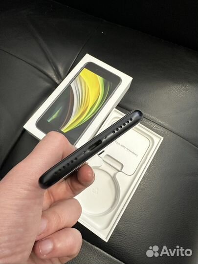 iPhone SE (2020), 64 ГБ