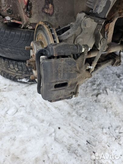 Суппорт передний правый левый toyota corolla e110