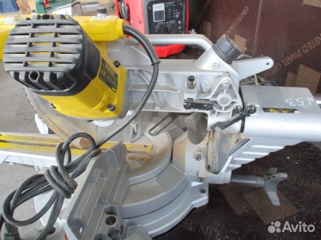 Торцовочная пила с протяжкой stanley SM18