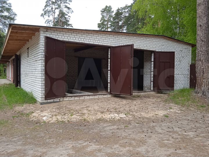 Гараж, > 30 м²