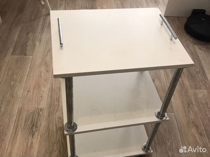 Столик передвижной