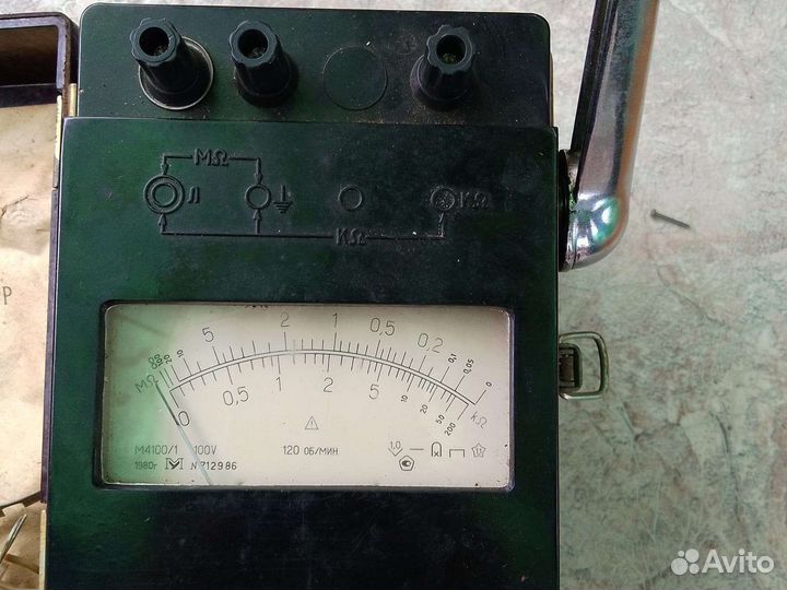 Мегаомметр