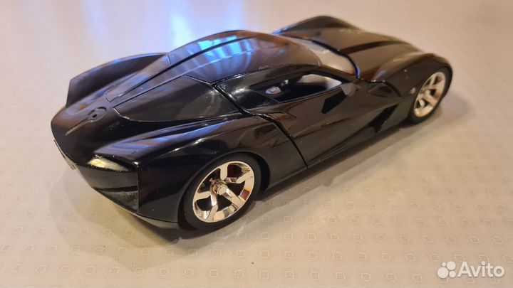 Коллекционная модель 1 /18