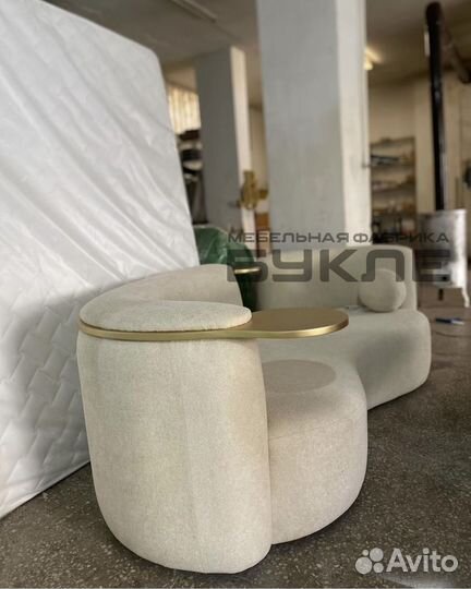 Диван букле