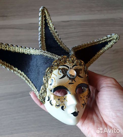 Маска венецианская декоративная для интерьера
