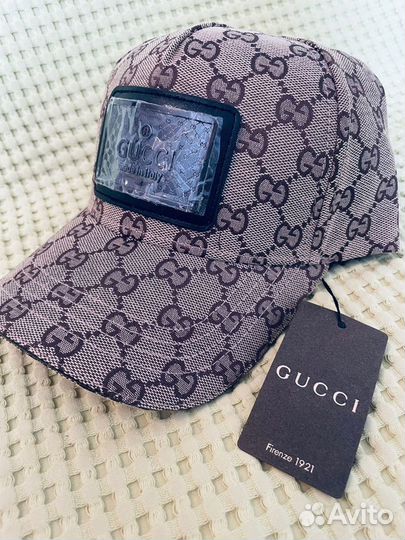 Кепки новые