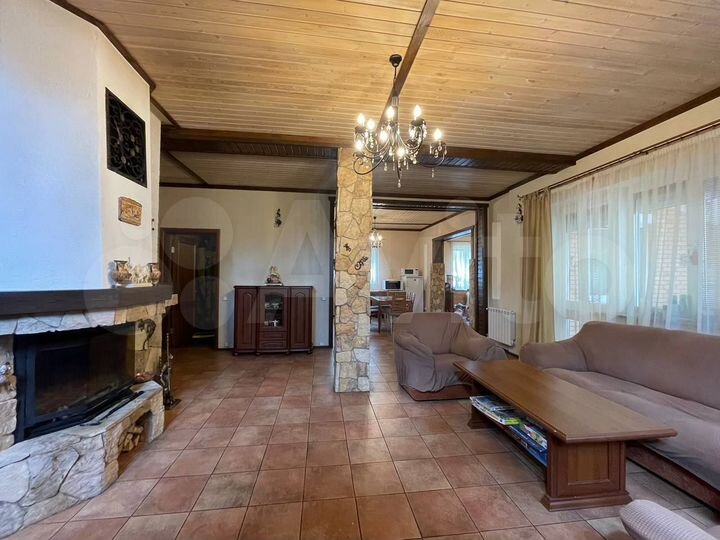 Дом 205 м² на участке 20 сот.