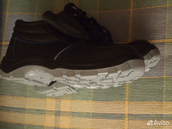 Ботинки размер 42