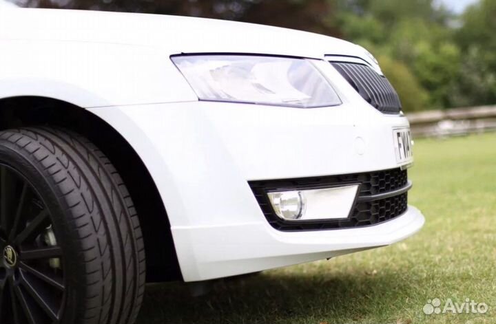 Накладка переднего бампера Skoda Octavia
