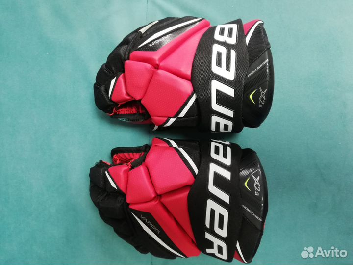 Хоккейная форма (Краги, нагрудник,шорты и другое)