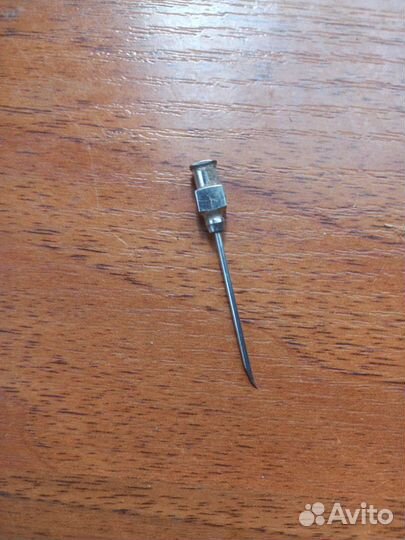 Старинная иголка от шприца