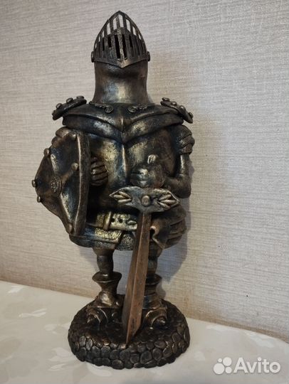 Статуэтка рыцарь
