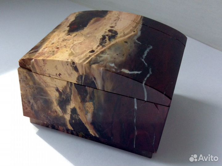 Шкатулка из камня