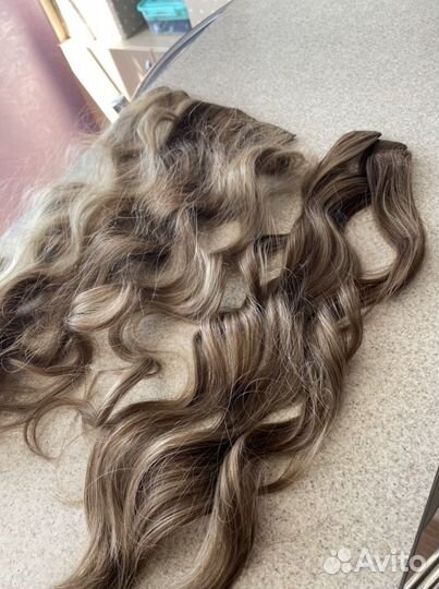 Волосы на заколках