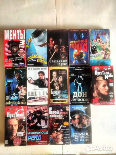 Видеокассеты VHS. Диски DVD