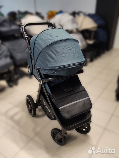 Прогулочная коляска новая