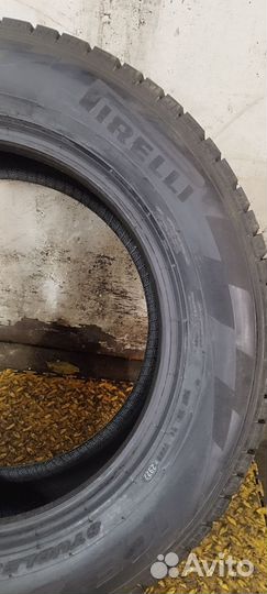 Pirelli WIceFR 215/60 R16 99H