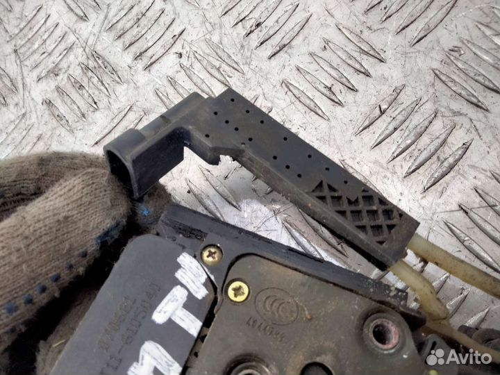 Замок с тросами передний правый Chery Tiggo t11