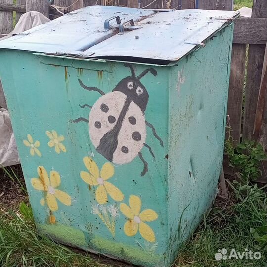 Мусорный бак металлический