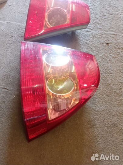 Задние фонари Toyota Corolla 120