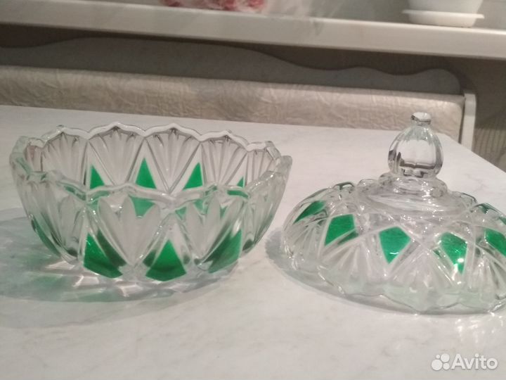 Посуда и кухонные принадлежности