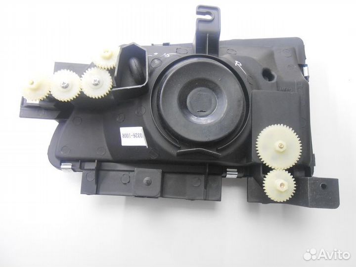 Фара nissan atlas 1999-2007 г правая, SAT