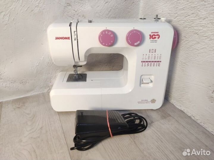 Швейная машина Janome 311PG, белый/розовый