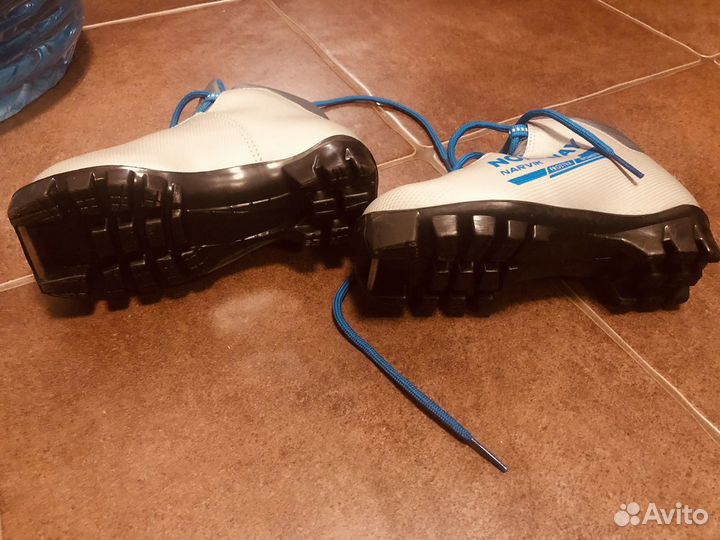 Лыжные ботинки детские 28 размер nnn