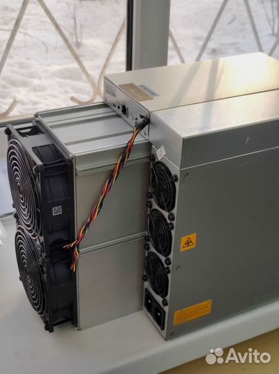 Asic майнер Bitmain Antminer S19