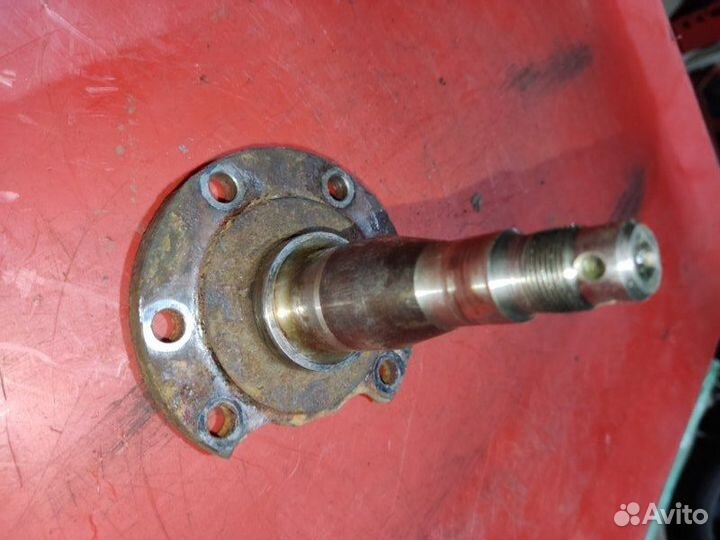 Цапфа под тормозной диск Audi 100 седан 2.5 AAT