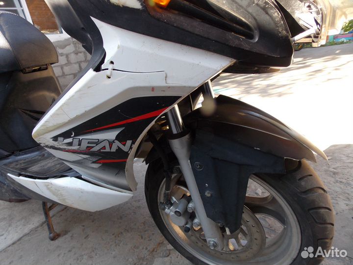 Скутер lifan LF50QT26