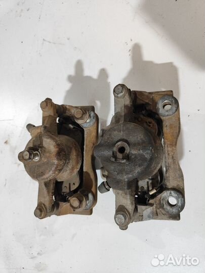 Суппорта передние левый,правый Honda CR-V IV 11—18