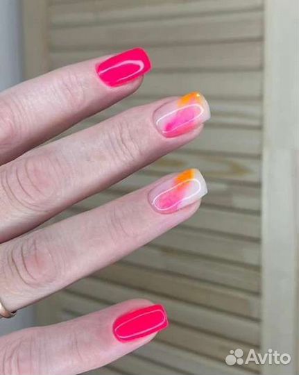 Модель на маникюр